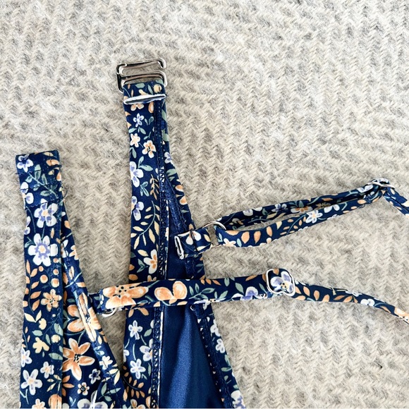 Quinte Soul Juno Beach Ruffled 2 Piece Reversible Floral Bikini Size Large - Picture 7 of 10